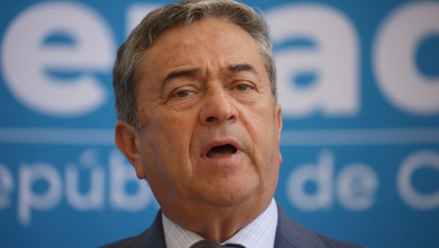 Senador Coloma apunta a que leve repunte de Matthei en las encuestas se debe a que "el comando está más ordenado"