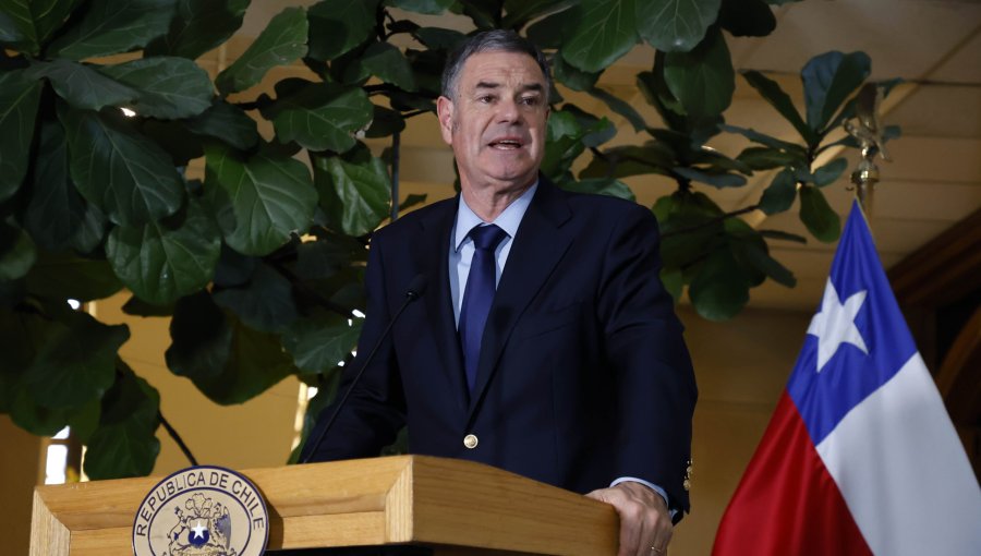 Presidente del Senado afirma que acuerdo de voto obligatorio con multa "depende del Gobierno y de los diputados"