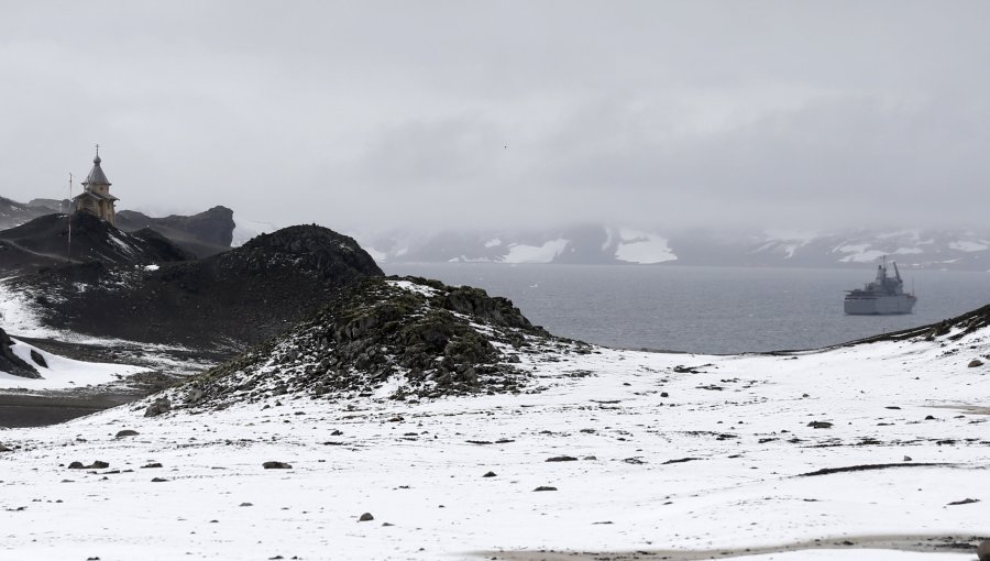 Comienza juicio contra biólogo chileno acusado de violar a científica francesa en la Antártica