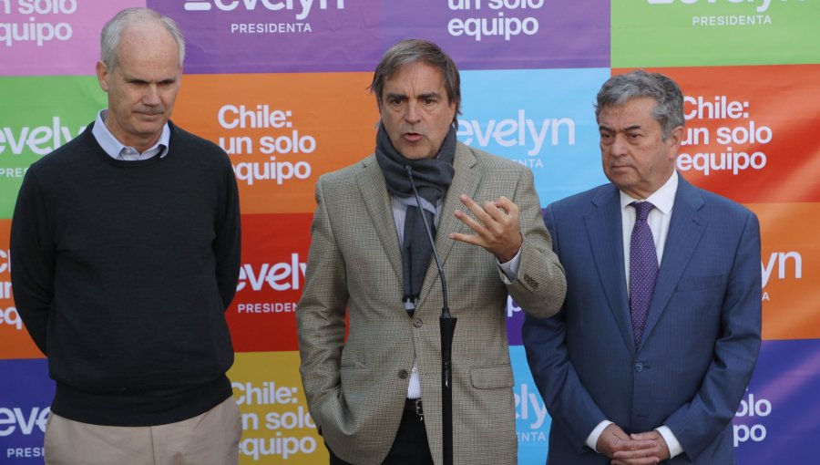 Comité político del comando de Matthei calificó como una "huída" la renuncia de Vidal al directorio de TVN