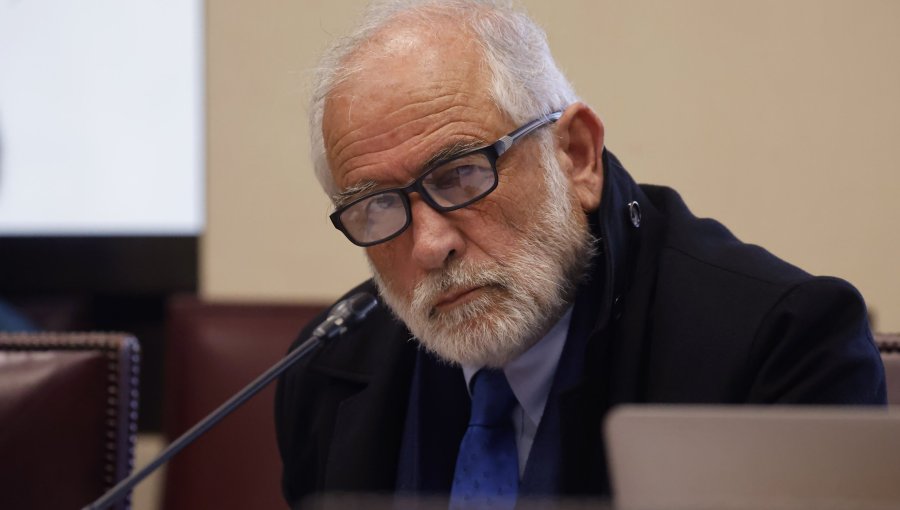 Contraloría detecta irregularidad en bono a exasesora de ministro Montes y ordena su restitución