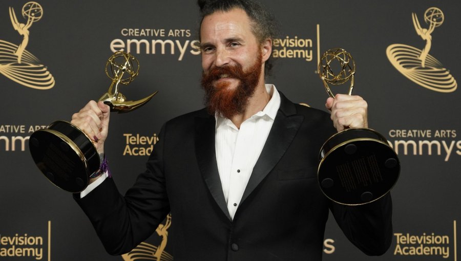 Compositor chileno Cristóbal Tapia de Veer suma un cuarto Emmy por "The White Lotus"