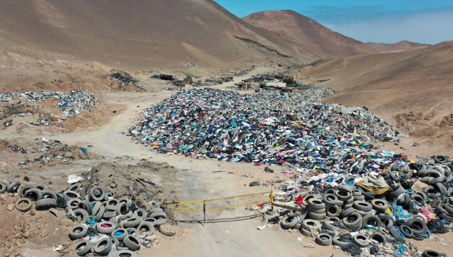 Tribunal condena al Estado por daño ambiental provocado por vertederos ilegales en Alto Hospicio y ordena plan de reparación