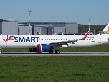 Migraciones aplica millonaria multa a JetSmart por transportar a casi 900 personas sin informar a la PDI sobre listado de pasajeros
