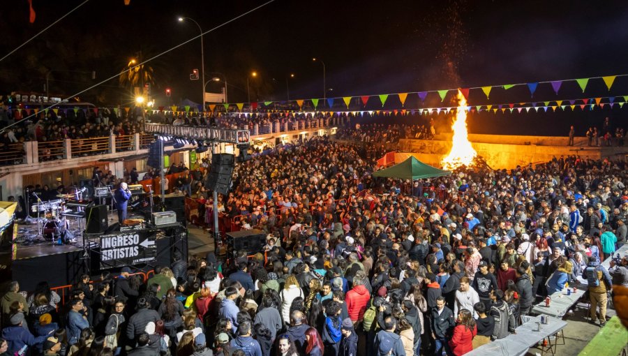 Invitan a participar de la tradicional «Fogata del Pescador» durante Fiestas Patrias en Valparaíso: merluza + vino, a sólo $4.000