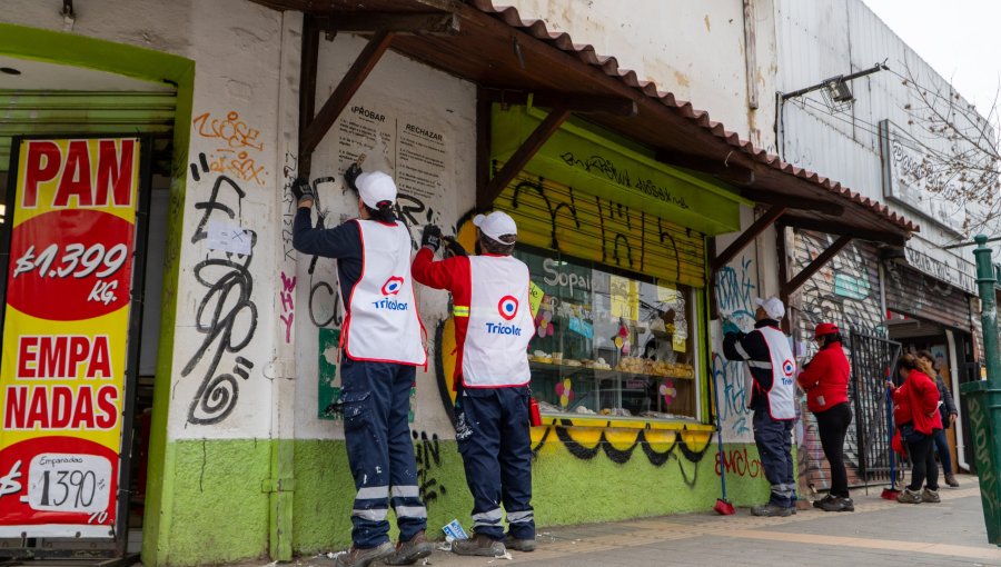 Quilpué aprueba ordenanza que sanciona rayados y pegatinas en la vía pública: incluso los aludidos en los muros deberán responder
