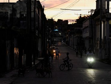 Cuba sufre una nueva "desconexión total" del sistema eléctrico que afecta a toda la isla
