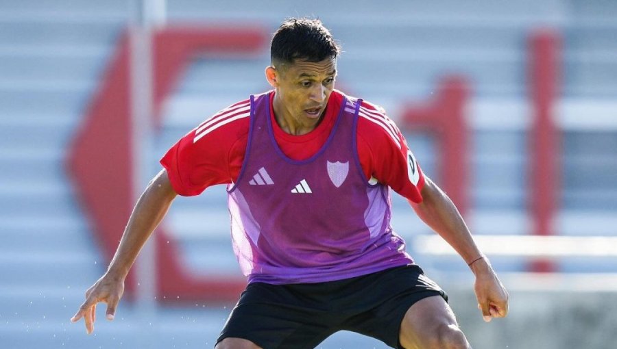 La respuesta del director técnico del Sevilla ante los cuestionamientos por el fichaje de Alexis: "Quiere ganar y aportará"