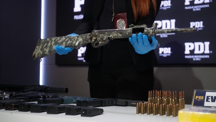 Detienen a cinco integrantes de organización criminal e incautan 800 kilos de drogas y un fusil del Ejército boliviano