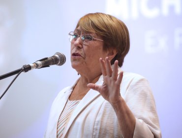Cuadro viral deja a expresidenta Bachelet fuera de la conmemoración del 11-S en La Moneda