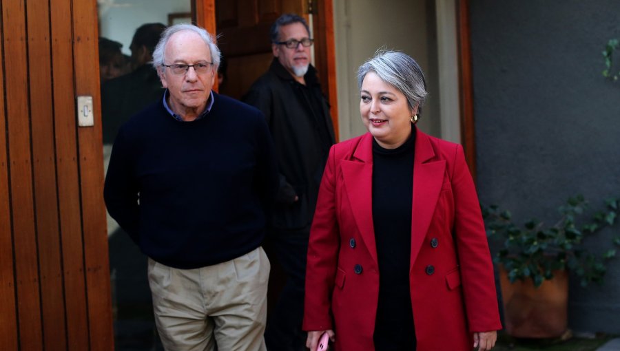 Hirsch dice que pese a ser "atacada por todos lados", Jara tuvo una destacada participación en el debate