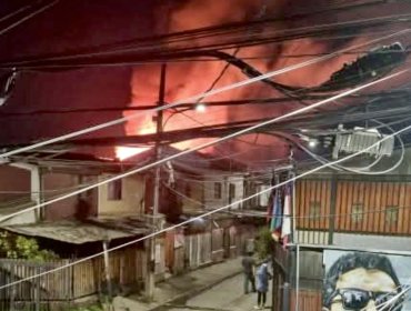 Vecino de Maipú murió en un incendio que destruyó seis viviendas: tenía movilidad reducida debido a una operación reciente