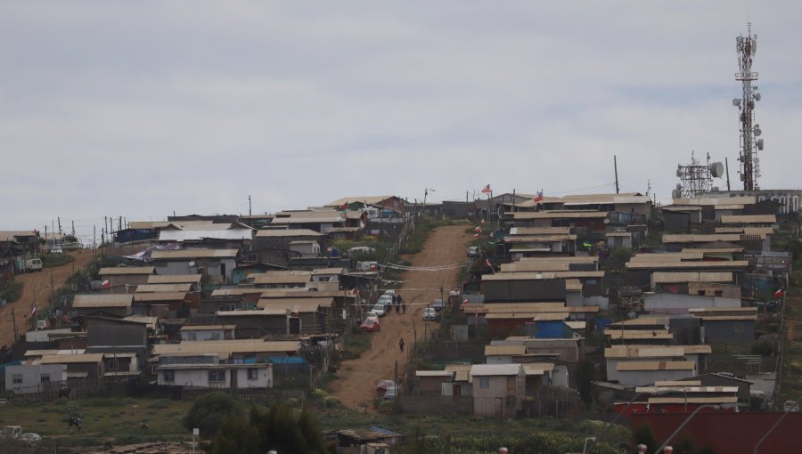 Fisco dejó de percibir casi $3 mil millones por concepto de contribuciones debido a 197 tomas en la región de Valparaíso