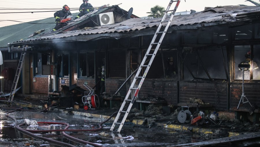 Incendio afectó a oficinas municipales en Cerro Navia: Alcalde Mauro Tamayo sospecha intencionalidad