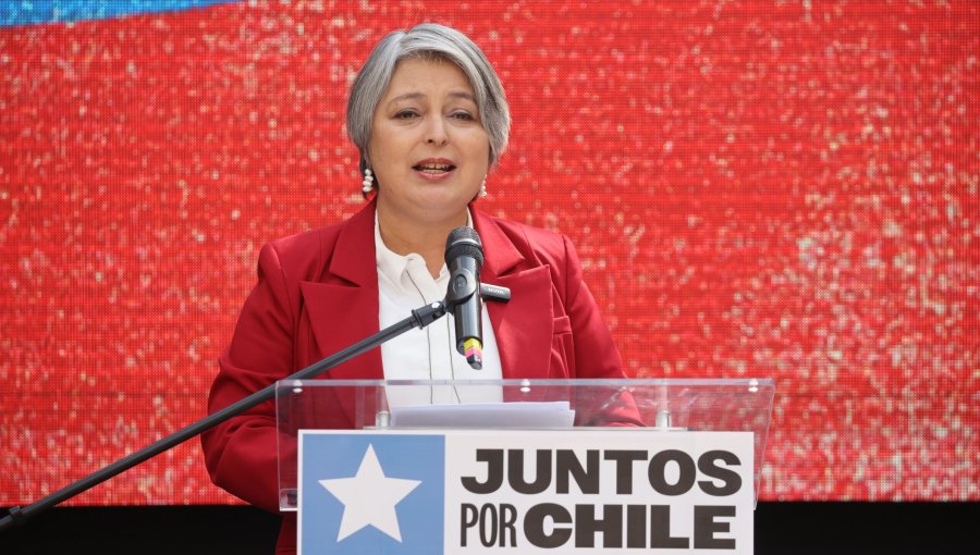 Jeannette Jara realiza mea culpa por su desempeño en el debate: "No soy candidata profesional, no estudié"