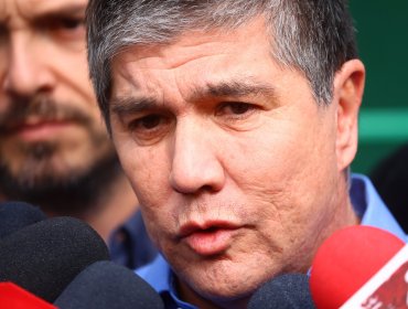 Acusan a subsecretario Monsalve de ayudar a funcionaria de hotel a obtener residencia para su hija