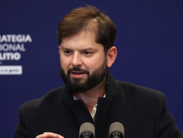 Chile Vamos recomendó al Presidente Boric "ser cauto" y "bajar un cambio" tras valorar fallo contra Bolsonaro