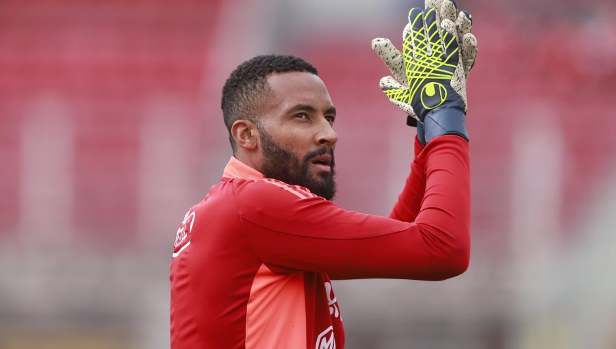 Los elogios del director técnico de Swansea a Lawrence Vigouroux por su titularidad en la Roja: "Merecidamente"