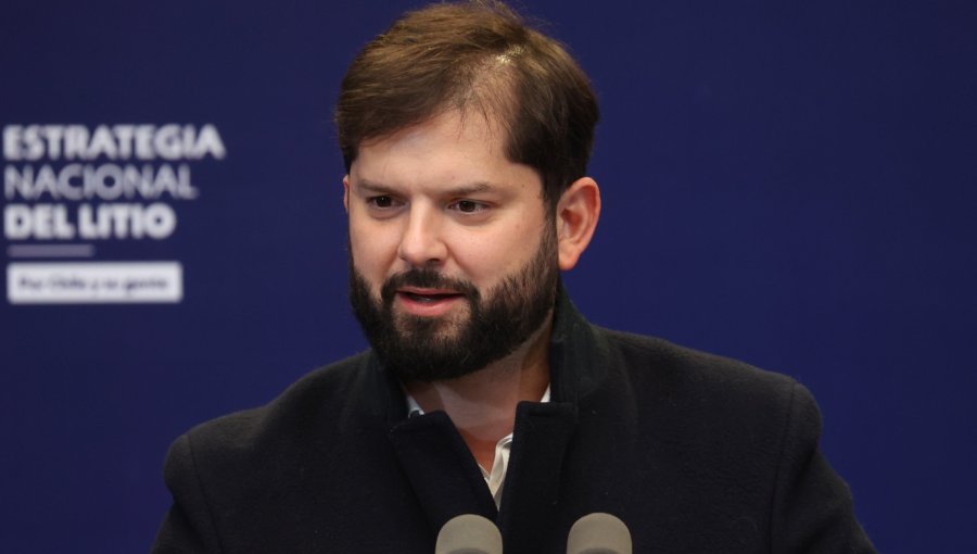Chile Vamos recomendó al Presidente Boric "ser cauto" y "bajar un cambio" tras valorar fallo contra Bolsonaro