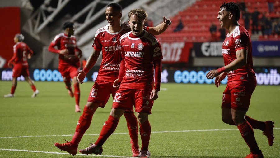 U. La Calera derrota por la cuenta mínima a Everton que se estanca en la parte baja de la tabla