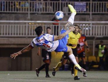 Universidad Católica le gana a un complicado Deportes Limache y se mete en zona de Libertadores