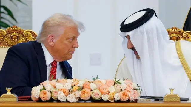 Trump le reclama a Israel tener "más cuidado" con Qatar ya que "es un gran aliado de EE.UU."