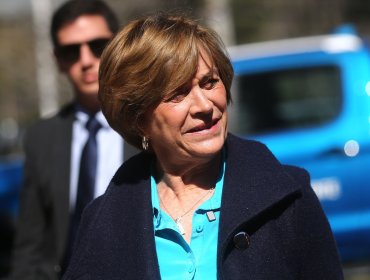 Evelyn Matthei presenta propuesta para mejorar el acceso a medicamentos: remedios más baratos y "a la puerta"