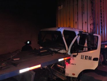 Una persona resultó lesionada por colisión entre dos camiones en túnel del Camino La Pólvora en Valparaíso