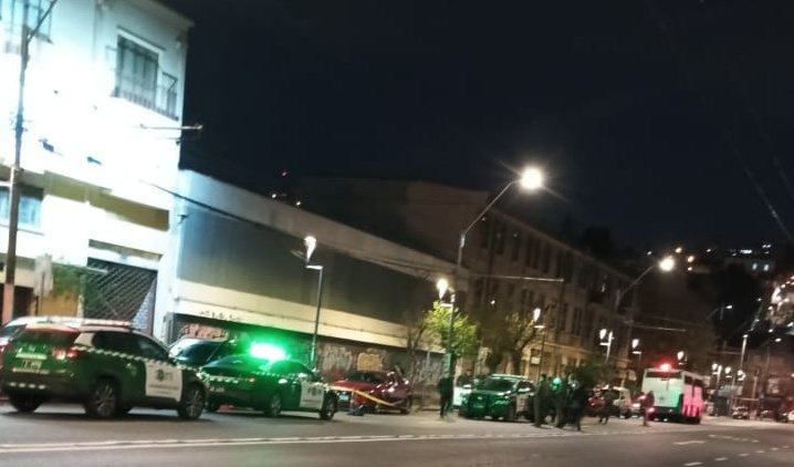 Detienen a delincuente que participó en asalto a carnicería en Valparaíso: ladrón terminó herido de bala en su mano