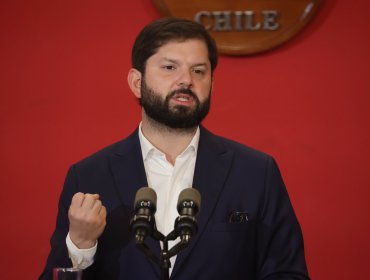 Cordero confirma que el Ejecutivo evalúa antecedentes para denunciar estafa virtual que utiliza la imagen de Boric