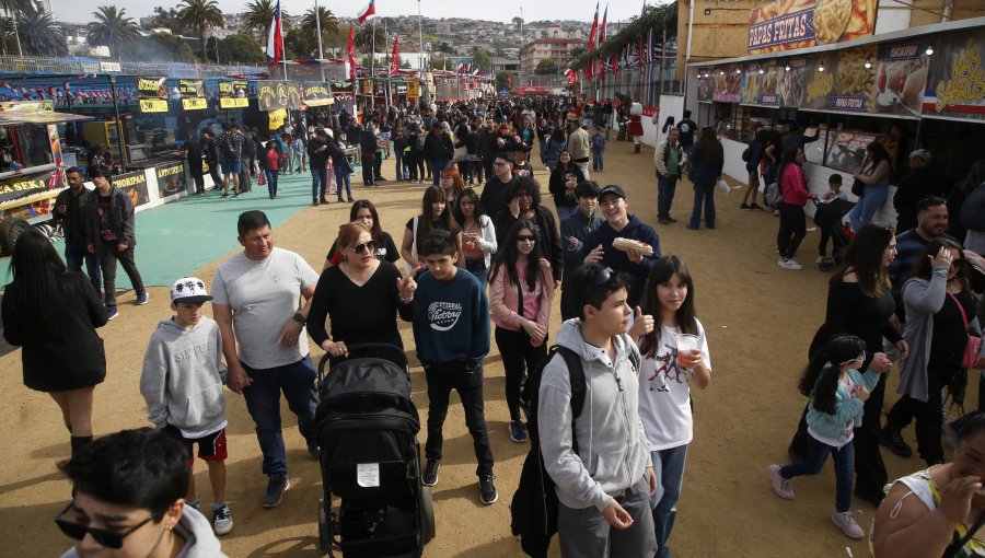 Pese a cuestionamientos, Zapallar mantendrá ordenanza que aplica toque de queda para menores de edad durante Fiestas Patrias