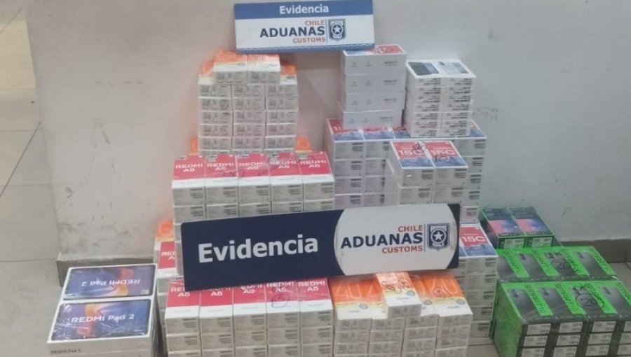 Interceptan en Arica millonario contrabando de 386 celulares y tablets con destino a Bolivia