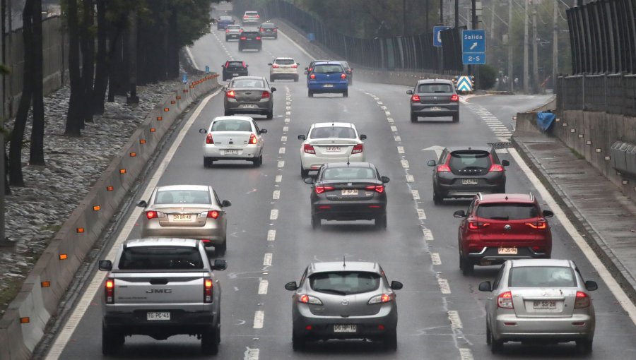 Ministro Muñoz advierte que este domingo será el día más complejo en rutas por el "retorno masivo" de vehículos