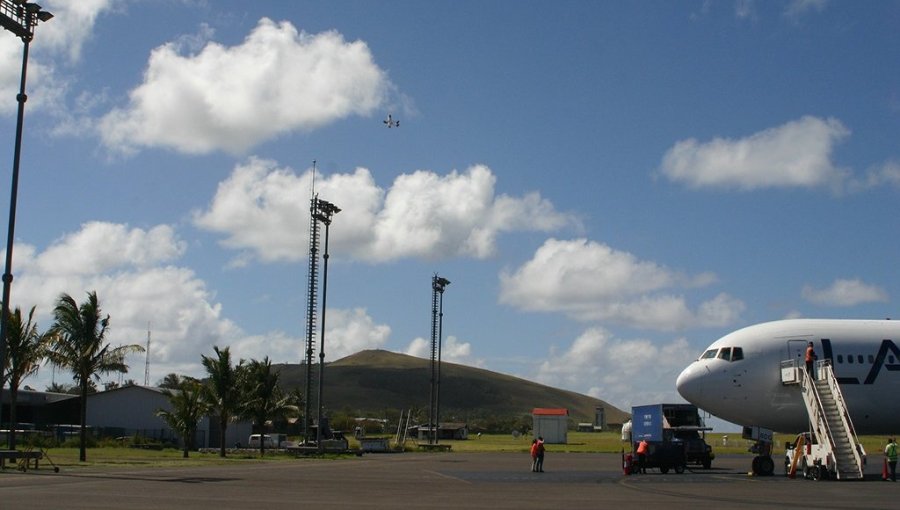 Contraloría toma razón de adjudicación de obras complementarias en el aeropuerto Mataveri de Rapa Nui