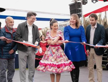 Alcaldesa Ripamonti dio inicio a celebraciones de Fiestas Patrias en Viña del Mar con inauguración de ramadas en el Sporting