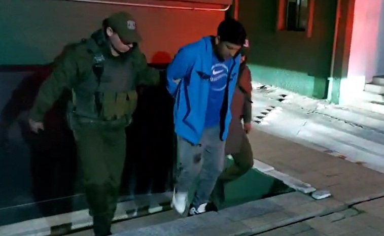 Carabinero golpeado con adoquín está en estado grave: Ataque ocurrió en Las Condes