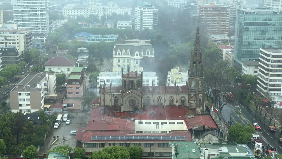 Sobrecalentamiento de aparato eléctrico provocó incendio en Iglesia de los Padres Carmelitas en Viña del Mar