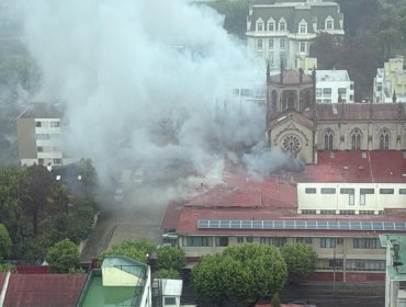 Incendio declarado en Iglesia Los Carmelitas de Viña del Mar moviliza a equipos de emergencia