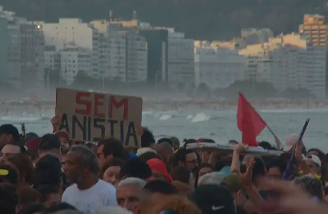 Masivas marchas en São Paulo y Río de Janeiro rechazan amnistía para Bolsonaro