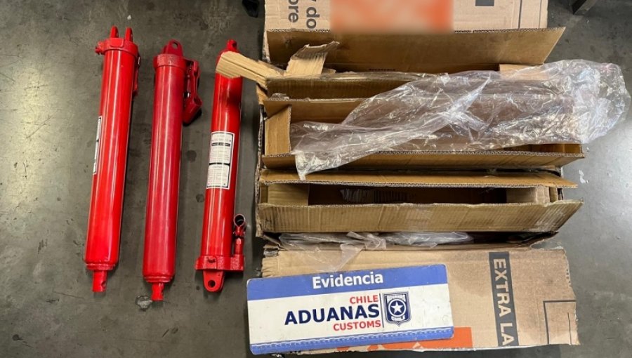 Aduanas frustra envío de 239 kilos de resina de cannabis ocultos en gatas hidráulicas provenientes de EE.UU.