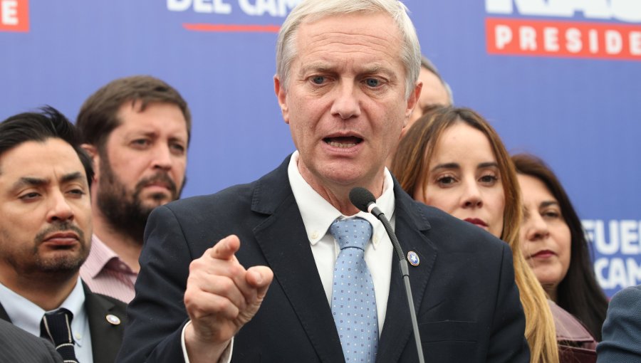 José Antonio Kast exige a Eduardo Artés rectificar sus dichos: "Debe respetar las reglas democráticas"