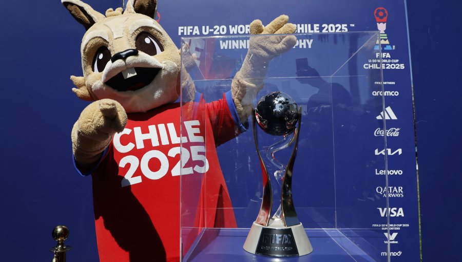 Trophy Tour del Mundial Sub-20 cerró su recorrido por Chile visitando Valparaíso