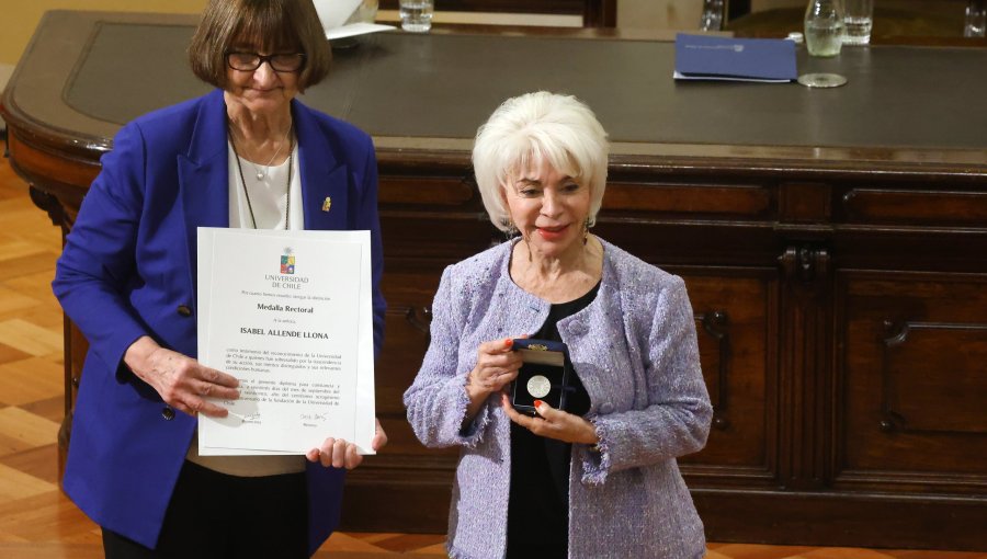 Universidad de Chile otorga Medalla Rectoral a Isabel Allende por su trayectoria y aporte a la literatura