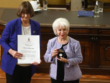 Universidad de Chile otorga Medalla Rectoral a Isabel Allende por su trayectoria y aporte a la literatura