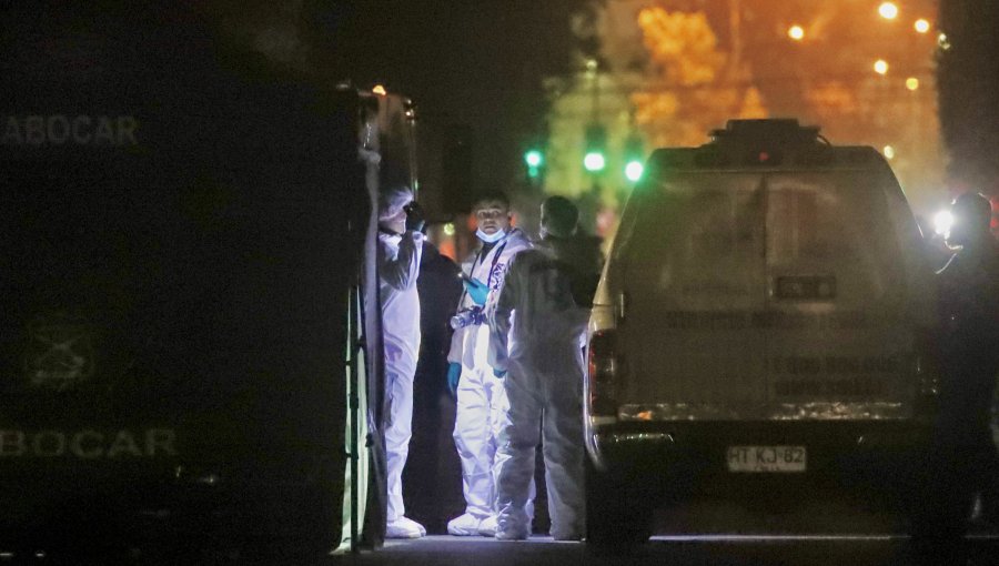 Hombre se quita la vida a lo bonzo en el parque Bustamante de Providencia: Carabineros descarta participación de terceras personas