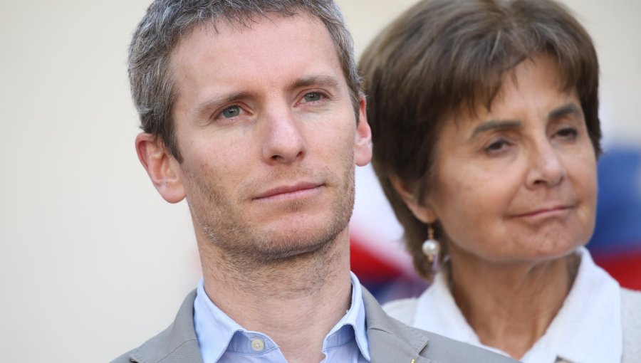 Presidente de Evópoli sobre Jeannette Jara: "Pareciera que tuviera dos caras"