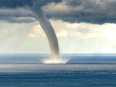 Armada emite aviso especial frente a probabilidad de trombas marinas: conozca las comunas que podrían verse afectadas