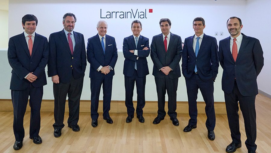 Caso Factop: rebajan multas a Larraín Vial Activos y a sus directores