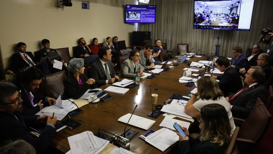 Comisión de Seguridad de la Cámara rechaza indicación y se complica el camino para levantar el secreto bancario