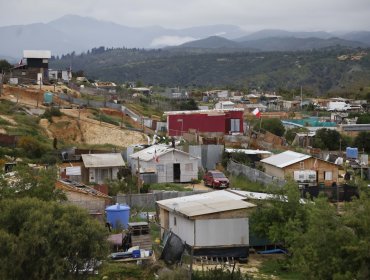 Se agudiza el quiebre en la toma de Quilpué: vecina acusa a dirigentes de "ilusionarlos" para no desalojar ni desarmar las casas